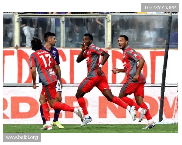 足球比分球探平台提供实时比分推送和比赛分析,满足足球迷的多样化需求